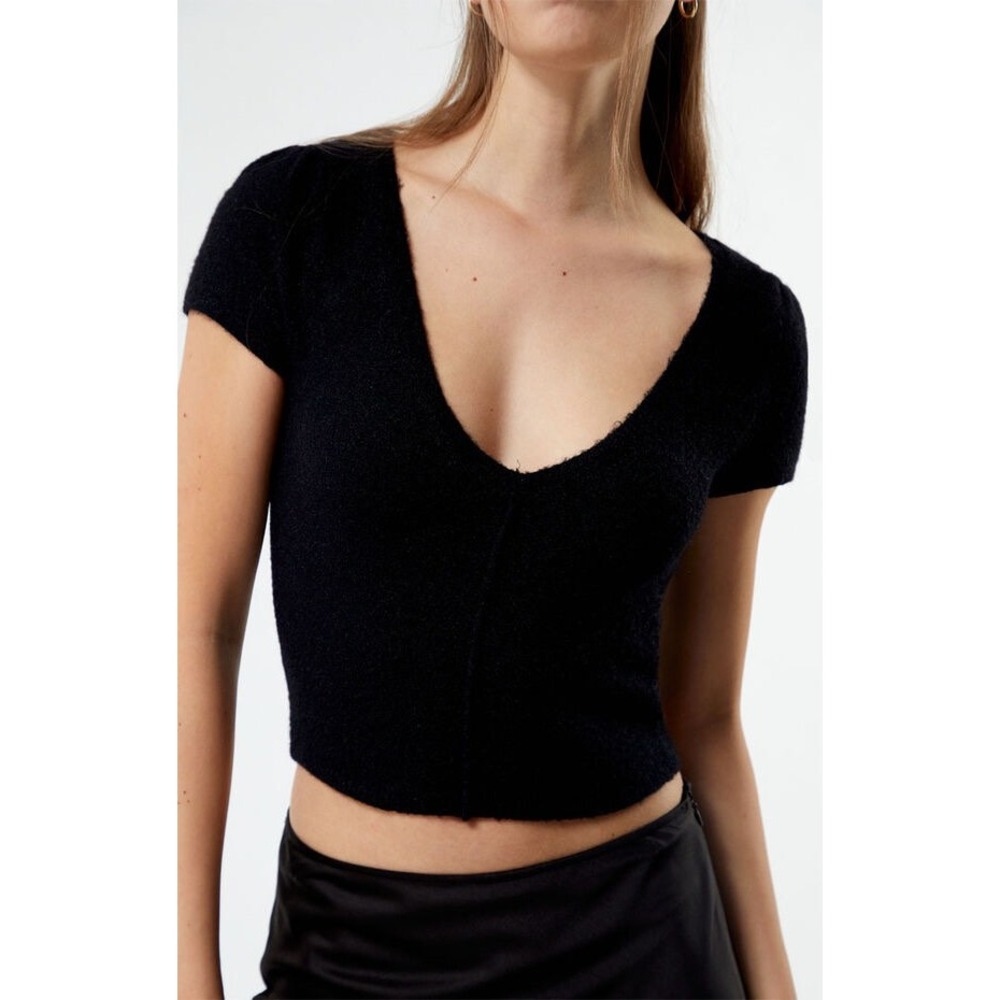 Free People Black Keep Me Warm V-Neck Sweater Crop Top Size XS